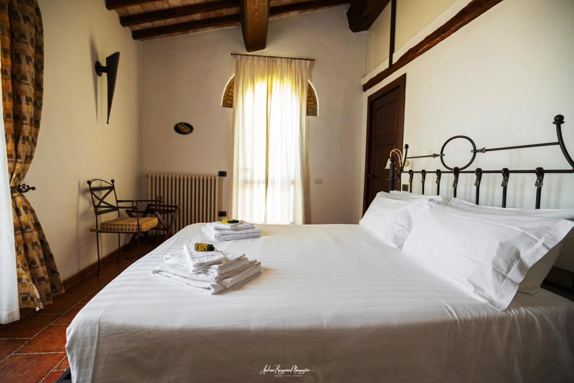 Agriturismo Aia Leccioni Micciano Exterior photo